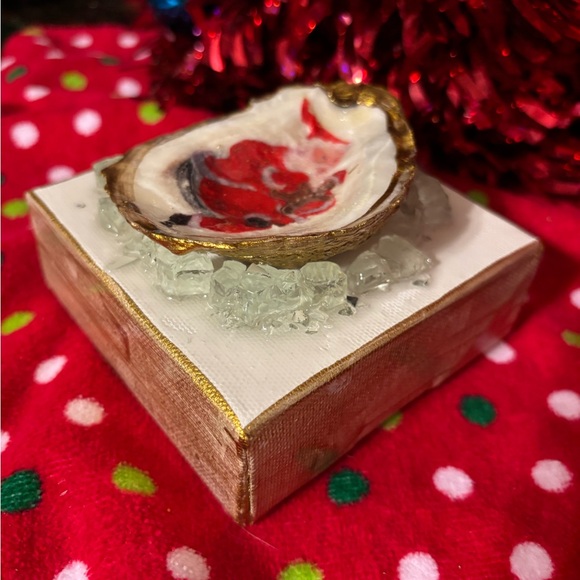Handmade Santa Claus painted on oyster shell mounted on frame size 4 x 4 unique - Picture 5 of 5